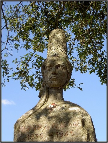 Monumentmorts_plozevet