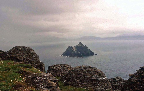 Skelligs_rocks1